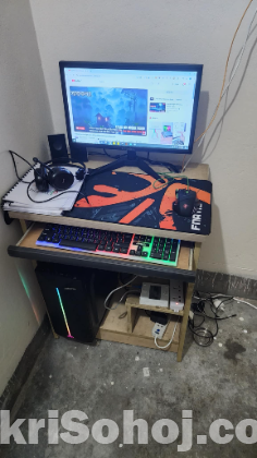 8+8 GB , 240 I3 4gen PC + Monitor Sell+ table+ Chair